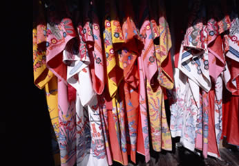 沖縄紅型（びんがた）着物画像